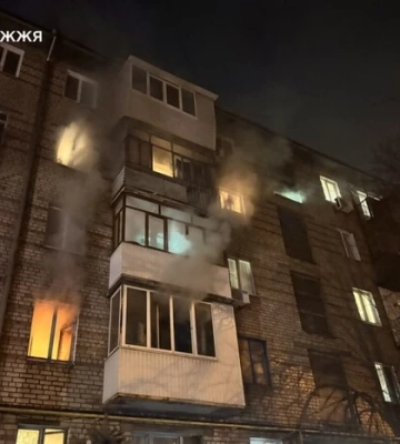 У запорізькій багатоповерхівці спалахнула пожежа: серед врятованих — дитина