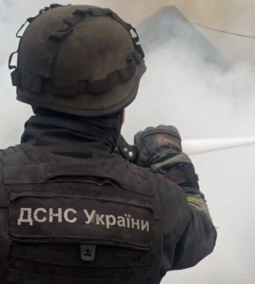Атака РФ на Київ: у Святошинському районі уламки впали біля житлового будинку, є постраждалі