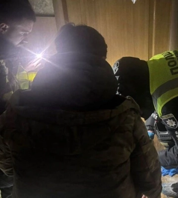 Поліція прийшла до киянки, яка тримала вовка, і виявила у квартирі труп іншого хижака