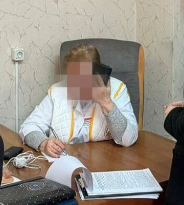 Голові земельної комісії на Одещині повідомили про підозру за хабар у 9,5 тисячі доларів
