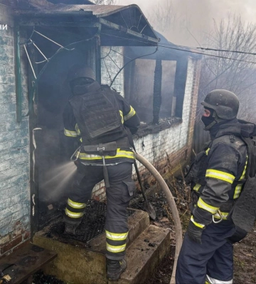 В Харьковской области из-за удара БПЛА загорелся дом. ФОТО