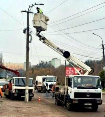На Рівненщині відновили світло  для 150 тис. споживачів