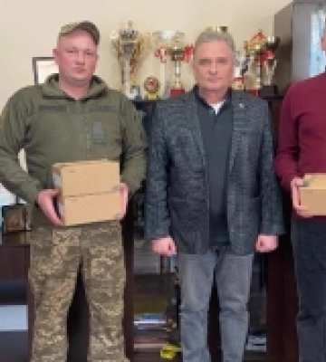 Громада на Волині закупила радіостанції на потреби захисників України