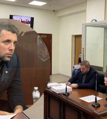Суд оставил Кудрицкого под стражей, но вдвое уменьшил залог