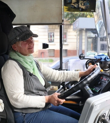 У Львові вже 8 жінок керують міськими автобусами