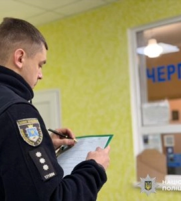 Знімала відеоролик у поліцейському однострої – миколаївські поліцейські притягнули до відповідальності мешканку Миколаївщини