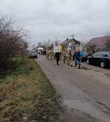 Майже два роки вважався зниклим безвісти: «на щиті» на Волинь повертається Герой Олександр Сахарук