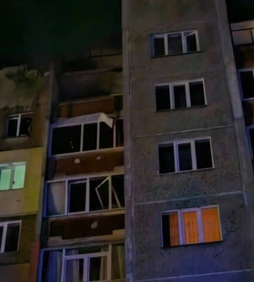 Російський БпЛА влучив у багатоповерхівку в Чернігові