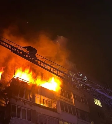 В Запорожье БПЛА попал в многоэтажку