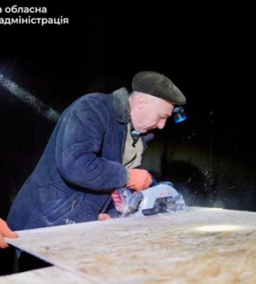 Уночі росіяни вдарили по Запоріжжю: постраждали троє людей і пошкоджено щонайменше 13 багатоквартирних будинків
