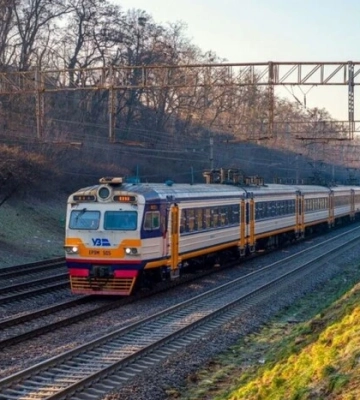 Київська міська електричка запускає тимчасові додаткові рейси (розклад)