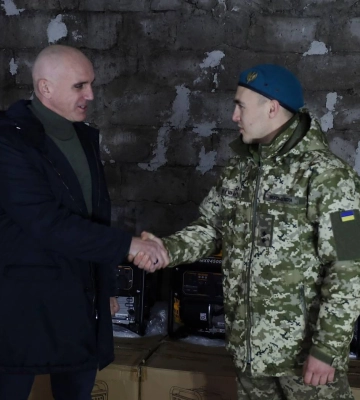 Від громади Миколаєва оборонцям України передали необхідне обладнання