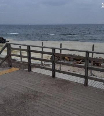 В Одеській ОВА прокоментували забруднення моря маслянистими плямами
