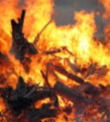 У Вараській громаді в селян згоріло дві тонни сіна і господарська споруда