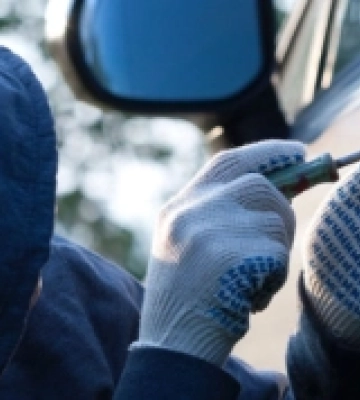 У Нововолинську суд виніс вирок військовослужбовцю, який у стані сп’яніння двічі незаконно заволодів автомобілями