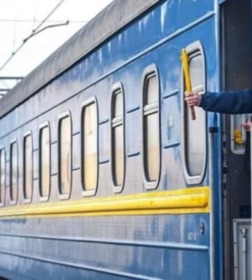 Укрзалізниця призначає додаткові потяги до Львова напередодні свят: графік