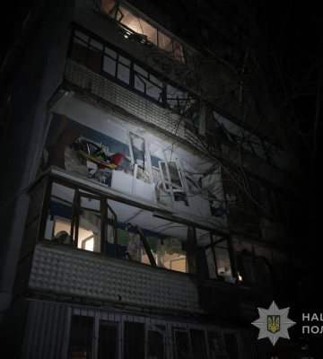 Росіяни полюють на транспорт: дрон РФ влучив у мікроавтобус під Запоріжжям