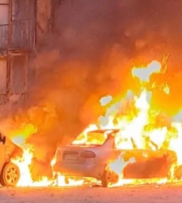 В Чернигове шахед попал в многоэтажку, возник пожар — фото