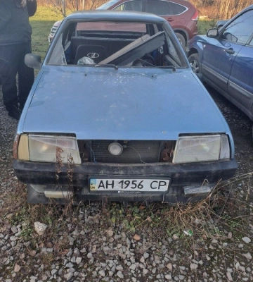 Ще шість покинутих автомобілів перевезли на арештмайданчик у Львові