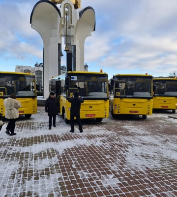 Луцька громада отримала шкільний автобус