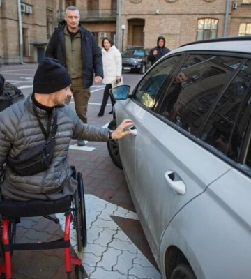 Київ збільшить компенсацію за придбане авто для ветеранів з інвалідністю