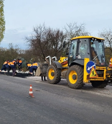 На Буковині двом посадовцям міськради оголосили підозру через переплату у 3,5 млн грн на ремонт доріг