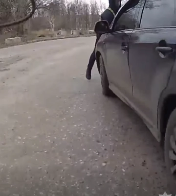 Водію Mitsubishi готують підозру за опір і наїзд на поліцейського у Києві