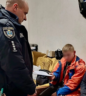 На Миколаївщині п’яний молодик викрав авто односельчанина, розбив його та залишив на вулиці — поліція затримала зловмисника