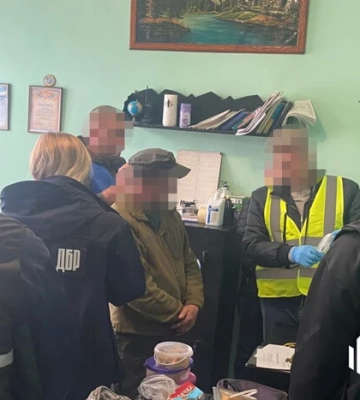 На Миколаївщині працівника колонії підозрюють у постачанні наркотиків засудженим