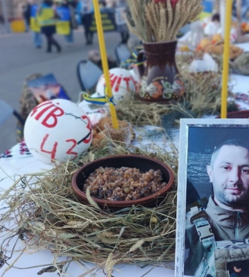 На Волині накрили різдвяний стіл просто неба для тих, хто в полоні і зниклих безвісти. Відео