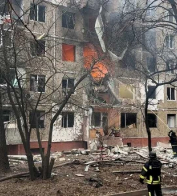 росіяни влучили в багатоповерхівку в Чернігові