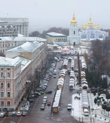 В Україні хмарно з проясненнями: погода на 25 грудня 2025