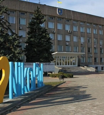 Росіяни пошкодили АЗС та підприємство у прифронтовому районі Дніпропетровщини