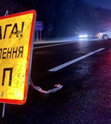 На Волині п’яний водій збив чоловіка заднім ходом і залишив помирати