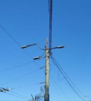 На Волині нетверезий мотоцикліст в’їхав в електроопору та паркан: кермувальника судили