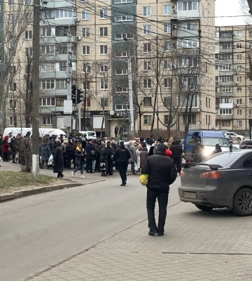 У Дніпрі на Калиновій чоловік поранив ножем двох військових під час оповіщення