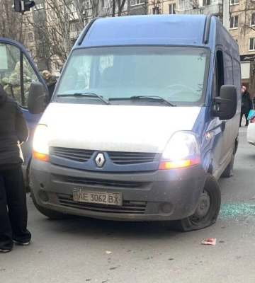 Мужчина ранил ножом двух военных ТЦК в Днепре: для его задержания открывали огонь в воздух
