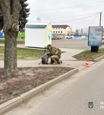 У місті на Рівненщині через рентген перевіряли підозрілу валізу