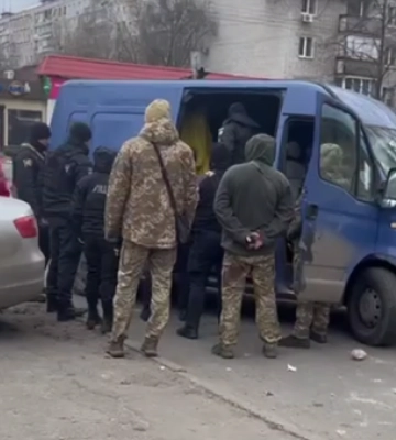 У Дніпрі чоловік поранив ножем двох військовослужбовців ТЦК