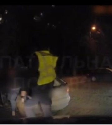 Патрульні у Луцьку зупинили неповнолітнього водія-порушника