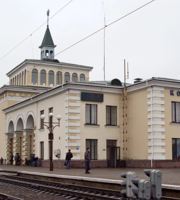 Ворожа атака безпілотниками пошкодила локомотив і вантажний вагон на станції Ковель