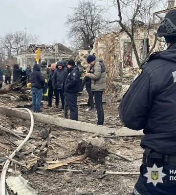 Російська ракета влучила в житловий мікрорайон Умані: поліція показала наслідки удару