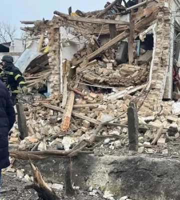 Полиция показала фото и видео последствий российского ракетного удара по Умани