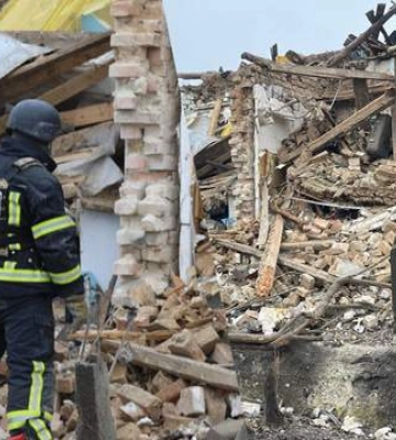 От некоторых домов остался только каркас: в ОВА показали последствия ракетного удара России по Умани