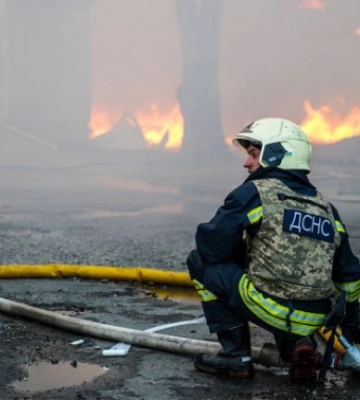 Окупанти атакували Харків КАБами, влучання сталося в одну з найжвавіших трас: є загиблий та постраждалі
