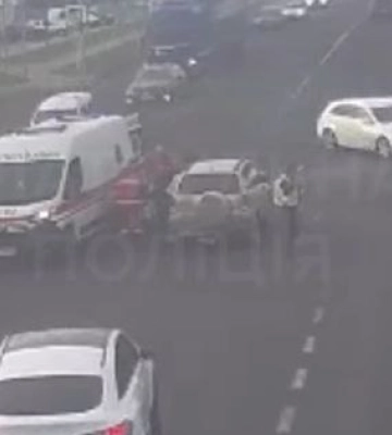 У місті на Волині водієві стало зле серед дороги: чоловік вижив завдяки оперативній допомозі