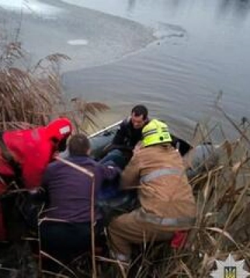 На Полтавщині двоє 10-річних дітей провалилися під лід: що відомо