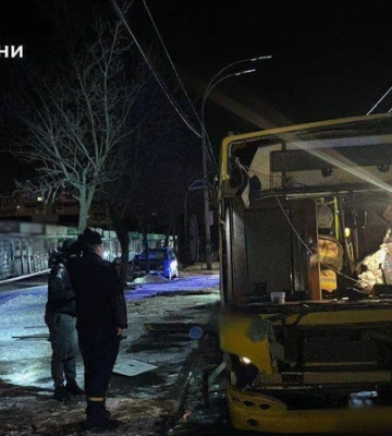 В одном из районов Киева взорвался автобус