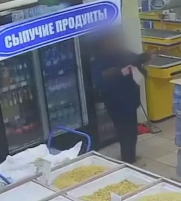 В оккупированном Донецке мужчина устроил стрельбу в супермаркете. ВИДЕО