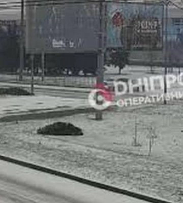 У Дніпрі BMW зніс паркан внаслідок ДТП (ВІДЕО)